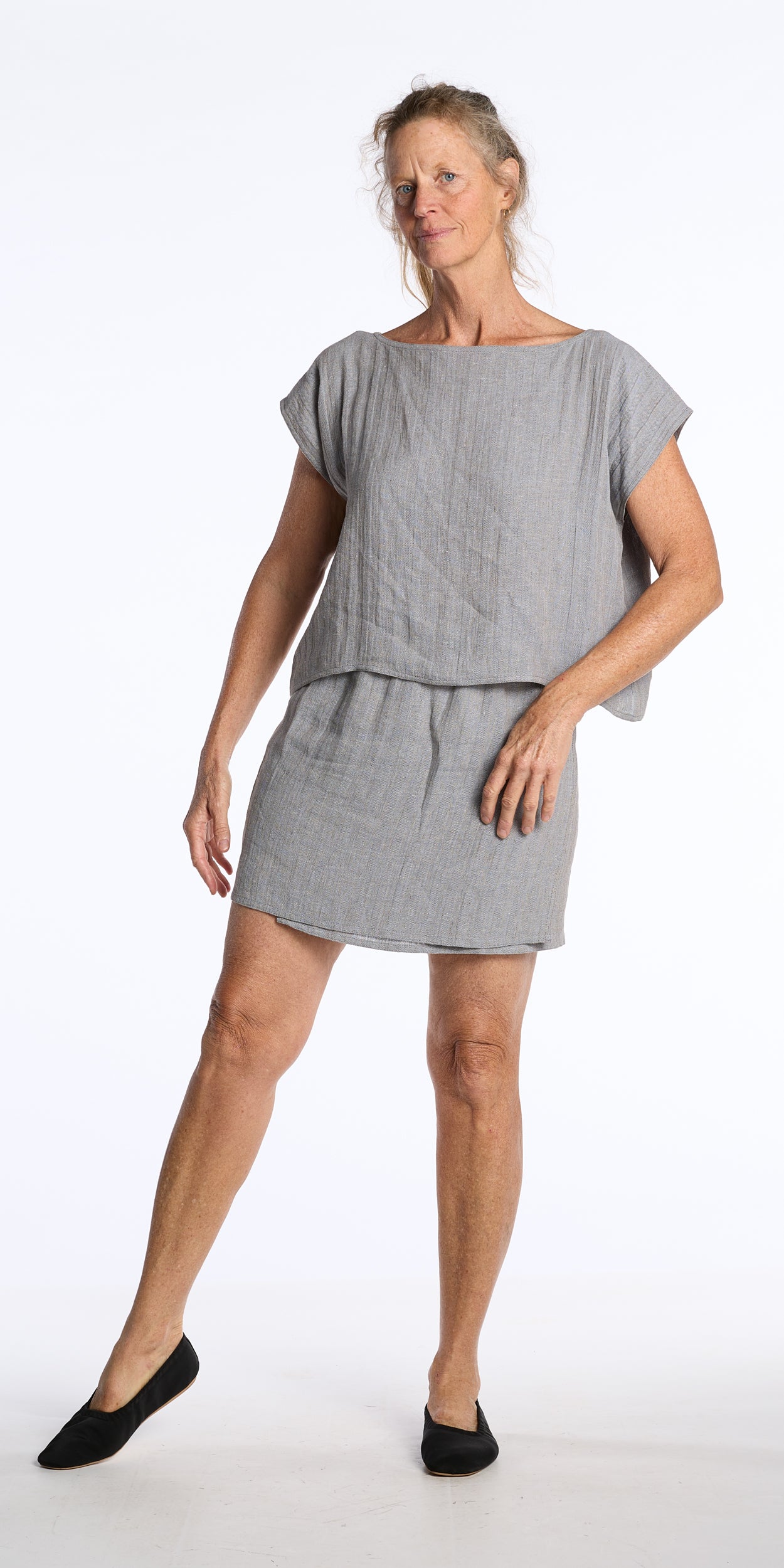 Zoran 1990s Gray Linen Ensemble