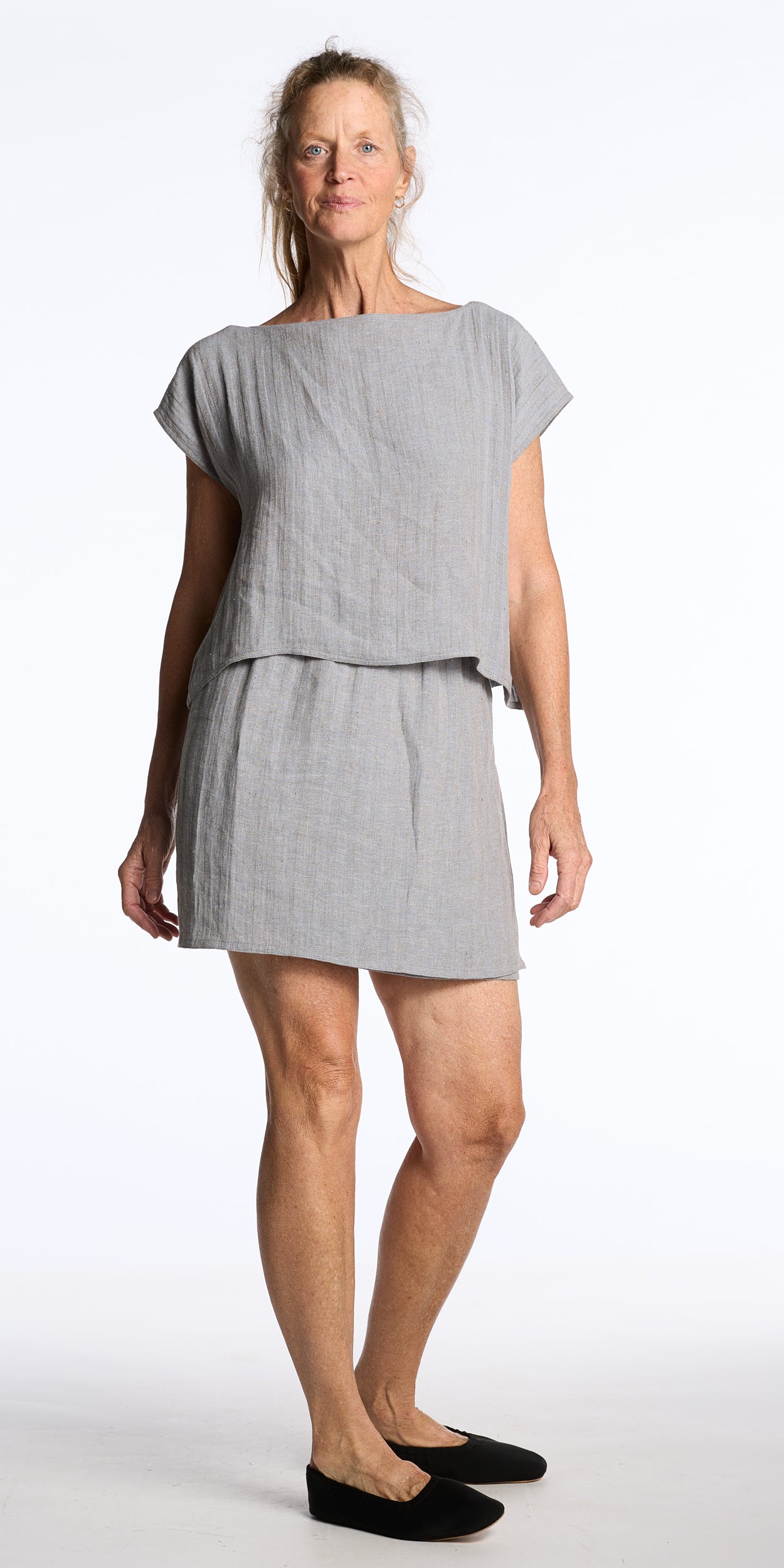 Zoran 1990s Gray Linen Ensemble