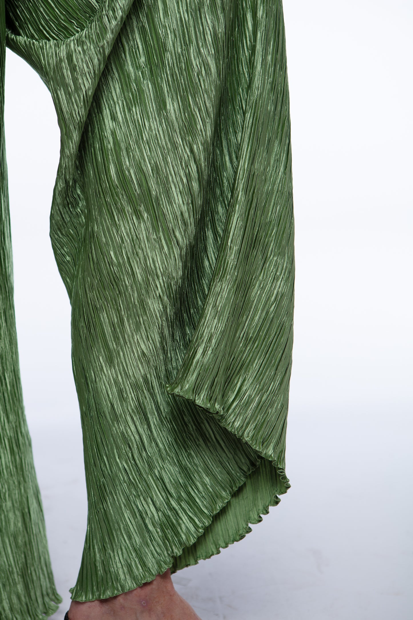 Mary McFadden plissé pants