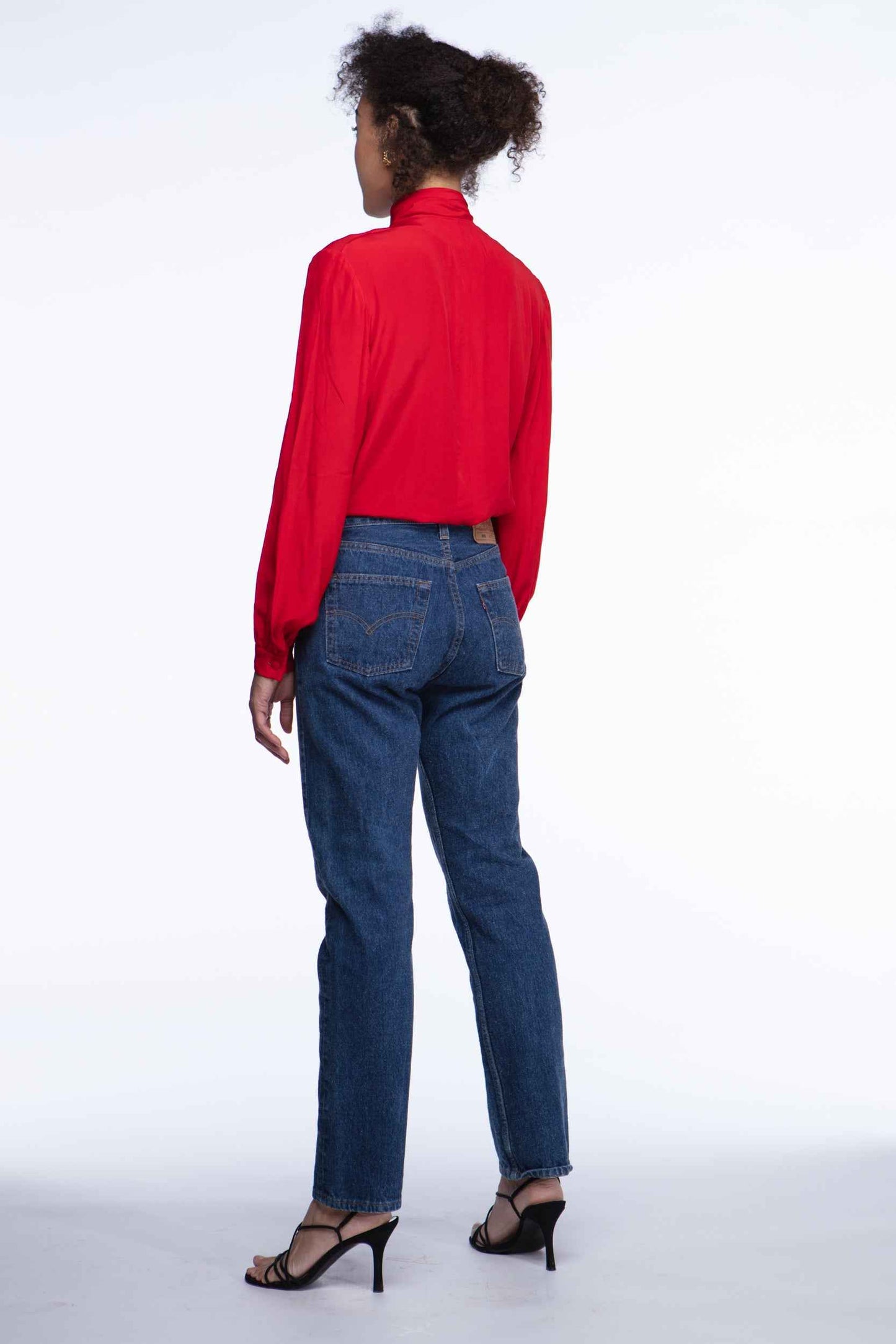 Levi's vintage 501 (dark wash)