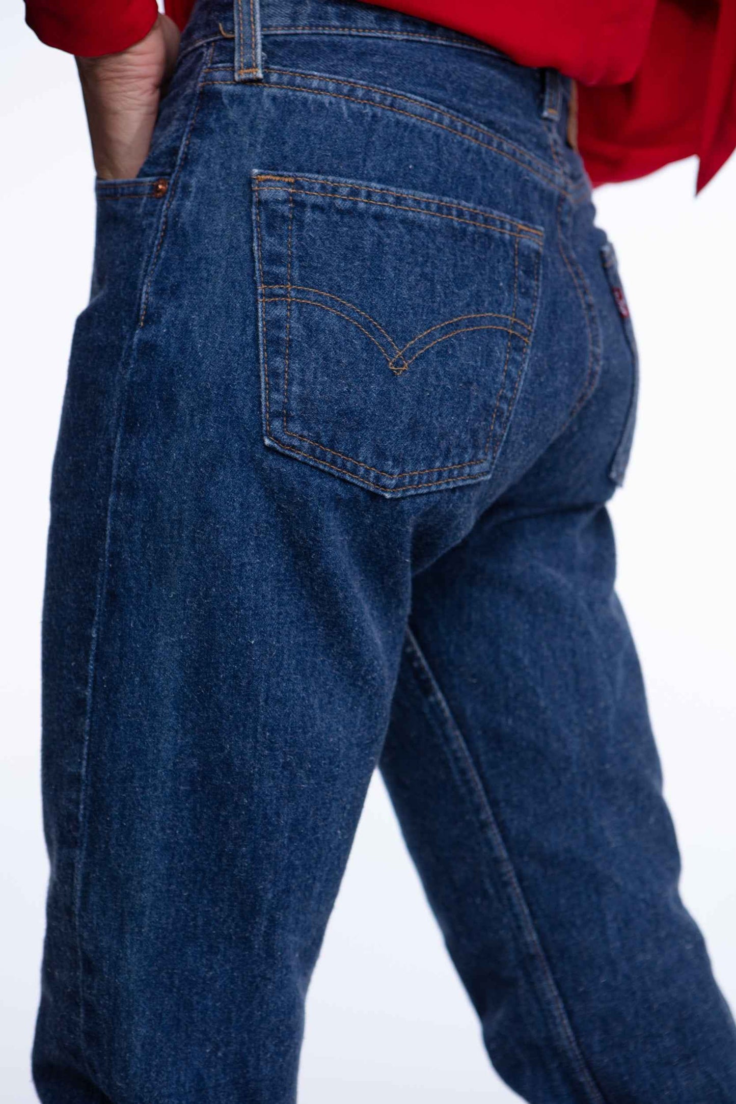 Levi's vintage 501 (dark wash)