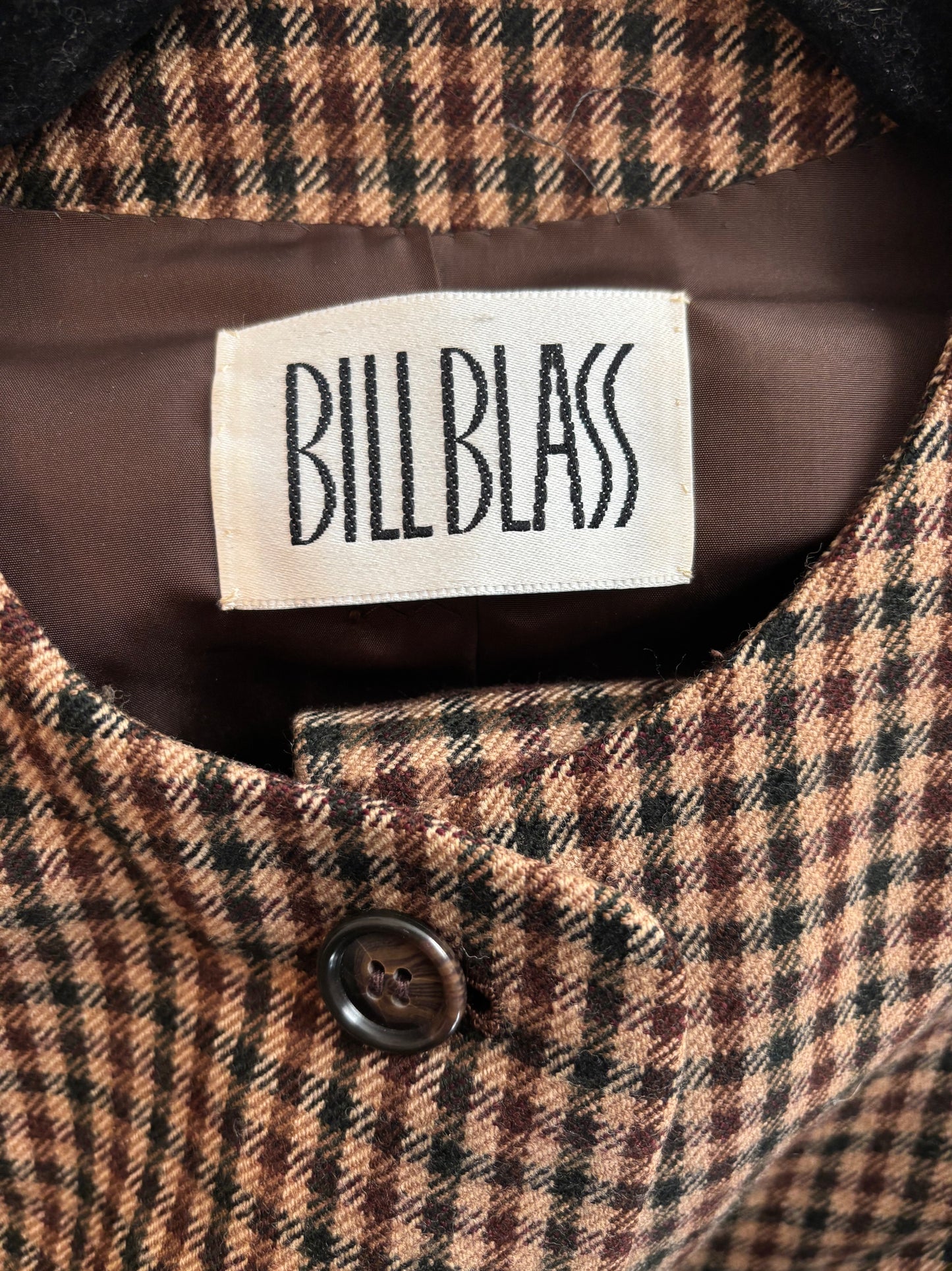 Bill Blass Fall/Winter 1982 Brown Houndstooth Wool Jacket With Matching Scarf