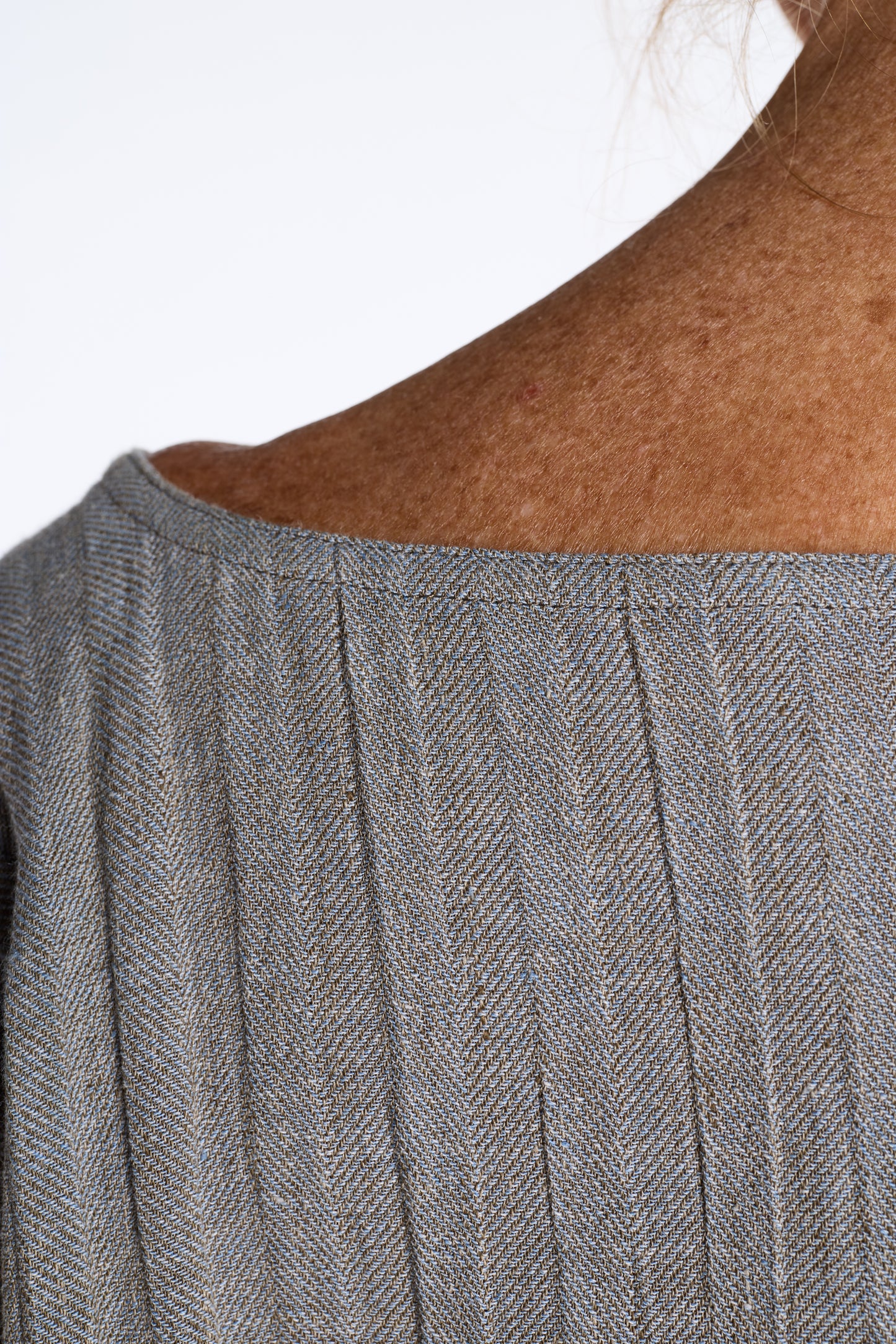 Zoran 1990s Gray Linen Ensemble