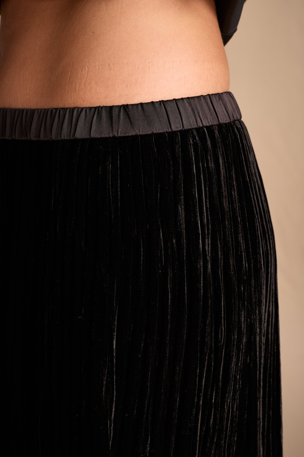 Holly Harp 1980s-1990s Velvet Skirt