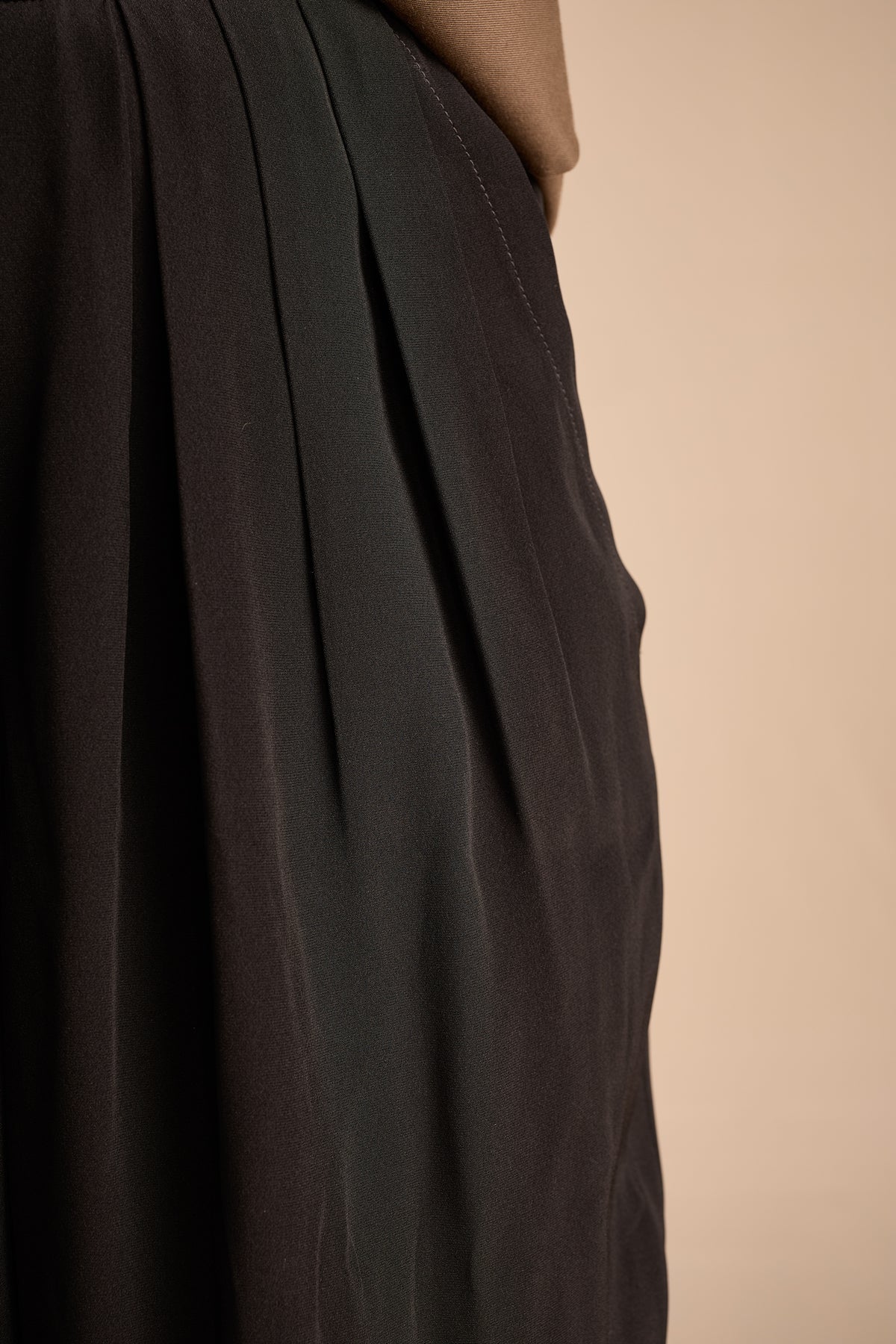 Yves Saint Laurent Fall/Winter 1989 Black Crepe Pleated Pants