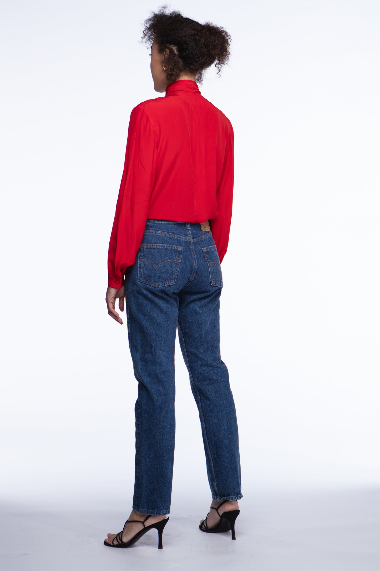 Levi's vintage 501 (dark wash)