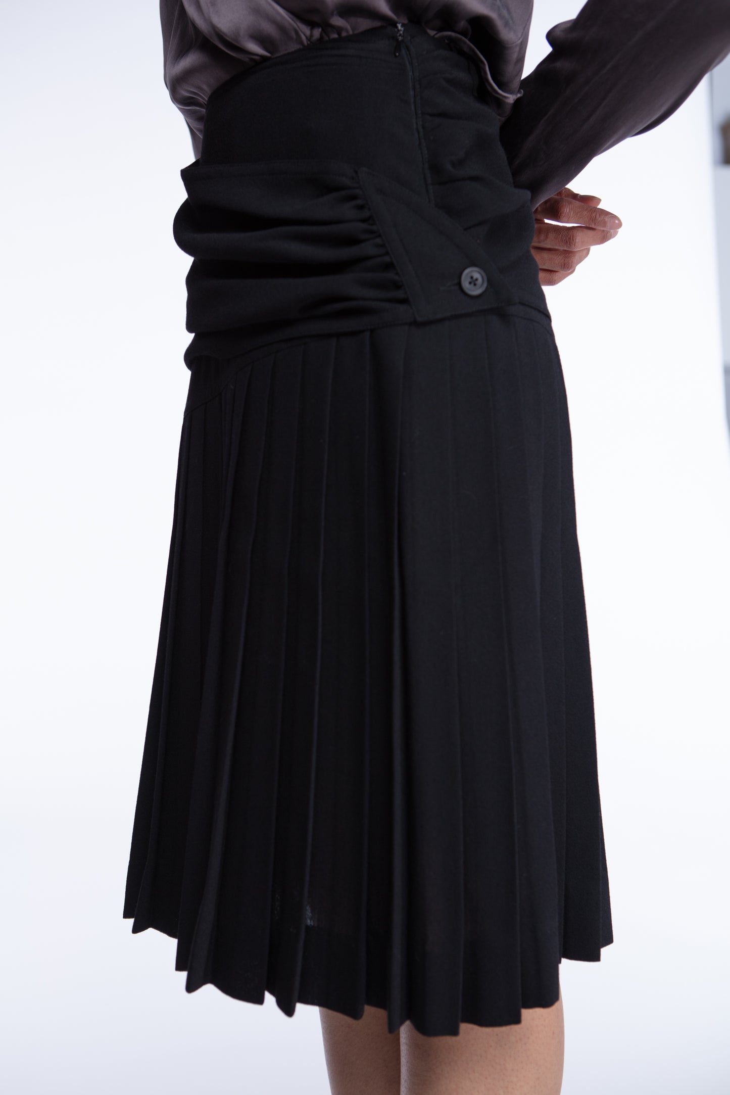 Escada black wool pleated skirt