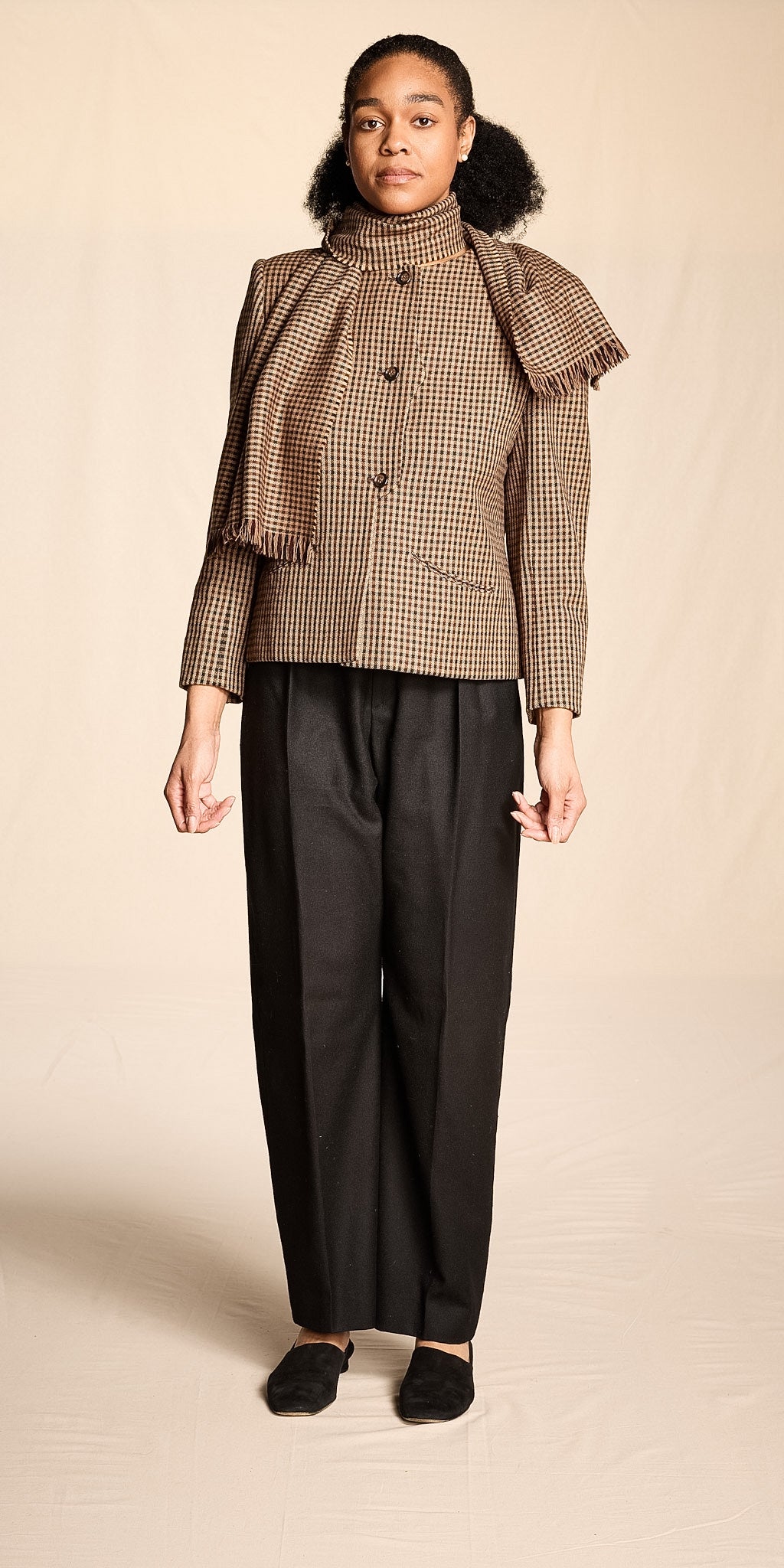 Bill Blass Fall/Winter 1982 Brown Houndstooth Wool Jacket With Matching Scarf