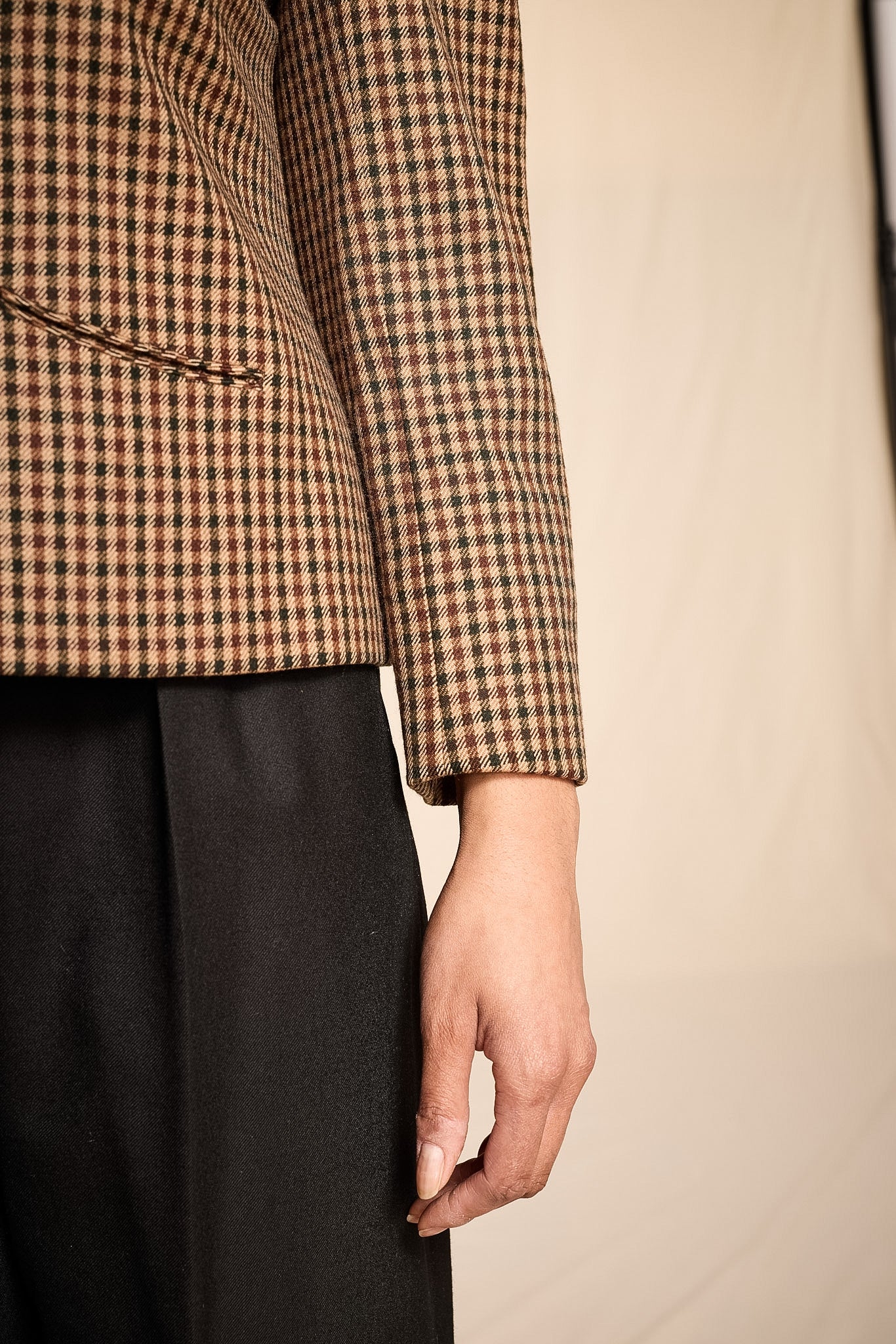 Bill Blass Fall/Winter 1982 Brown Houndstooth Wool Jacket With Matching Scarf