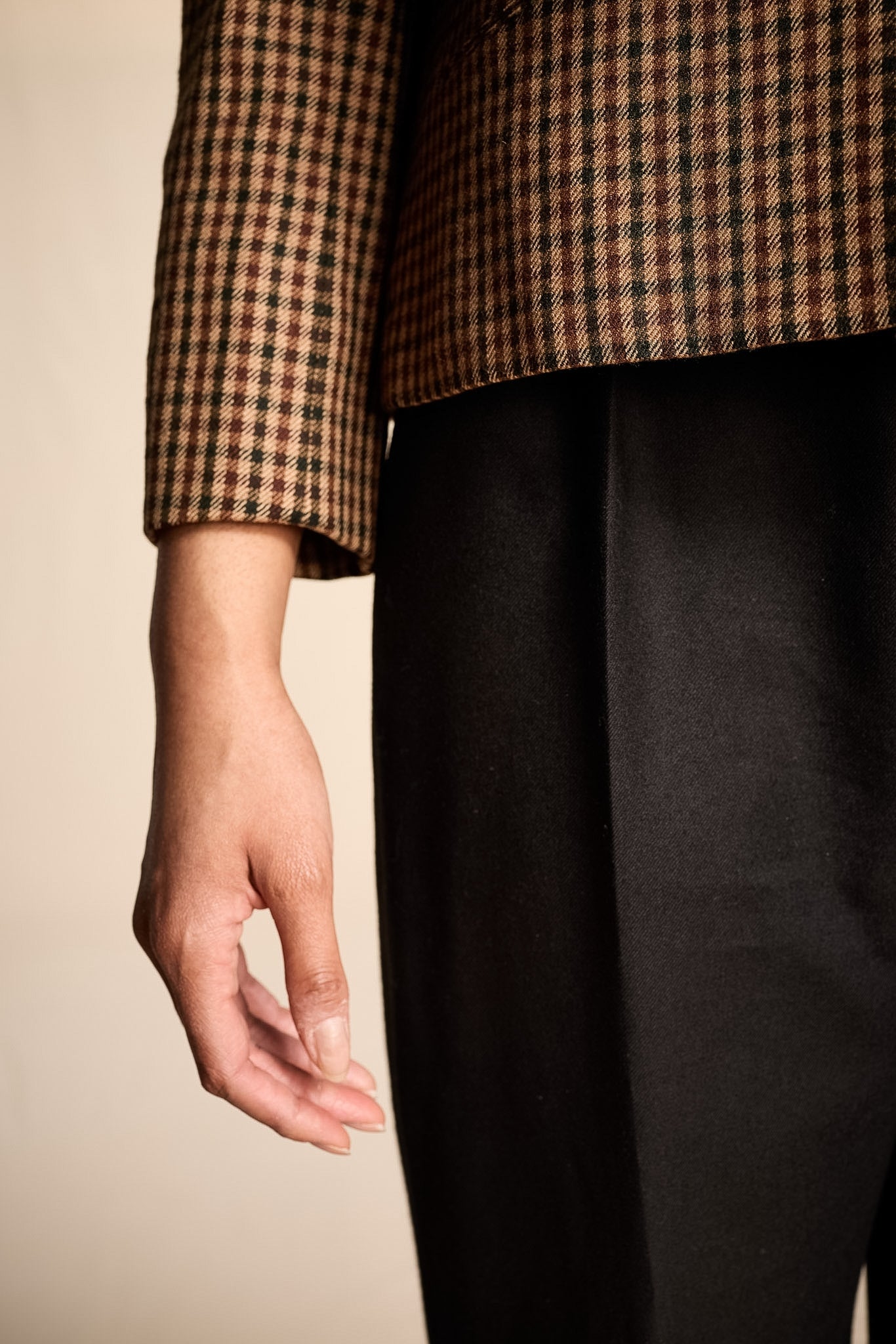 Bill Blass Fall/Winter 1982 Brown Houndstooth Wool Jacket With Matching Scarf