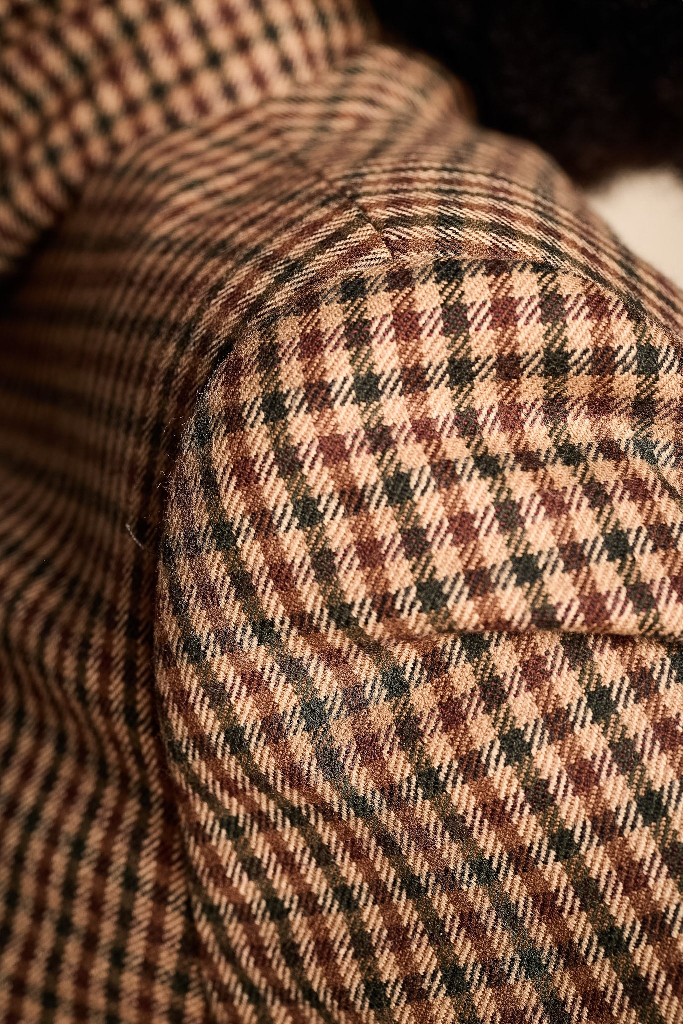 Bill Blass Fall/Winter 1982 Brown Houndstooth Wool Jacket With Matching Scarf