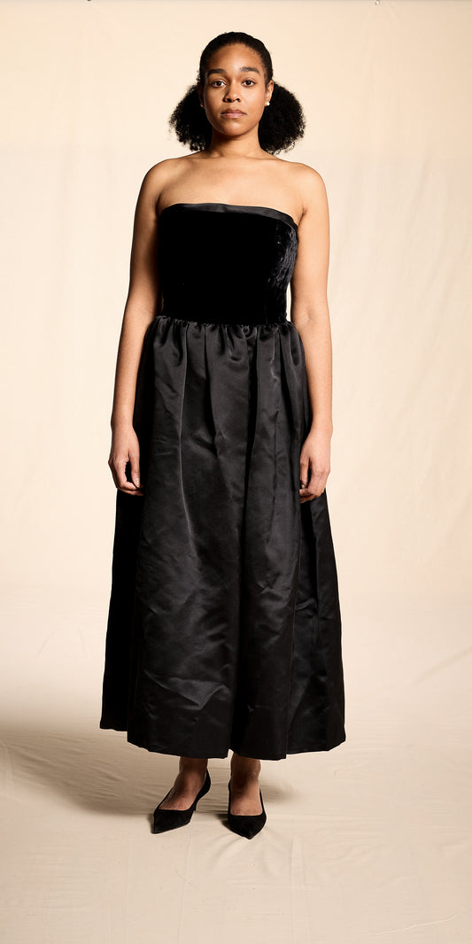 Bill Blass 1980s Velvet and Silk Satin Strapless Gown